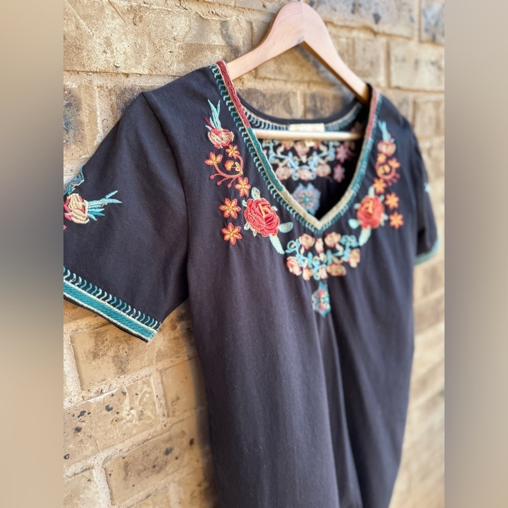 All About Her Embroidered Black Floral Women's Top size small - Picture 2 of 11